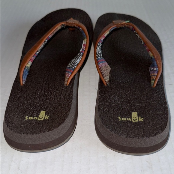 Sanuk Brown Flip Flop Sandals - Picture 7 of 10
